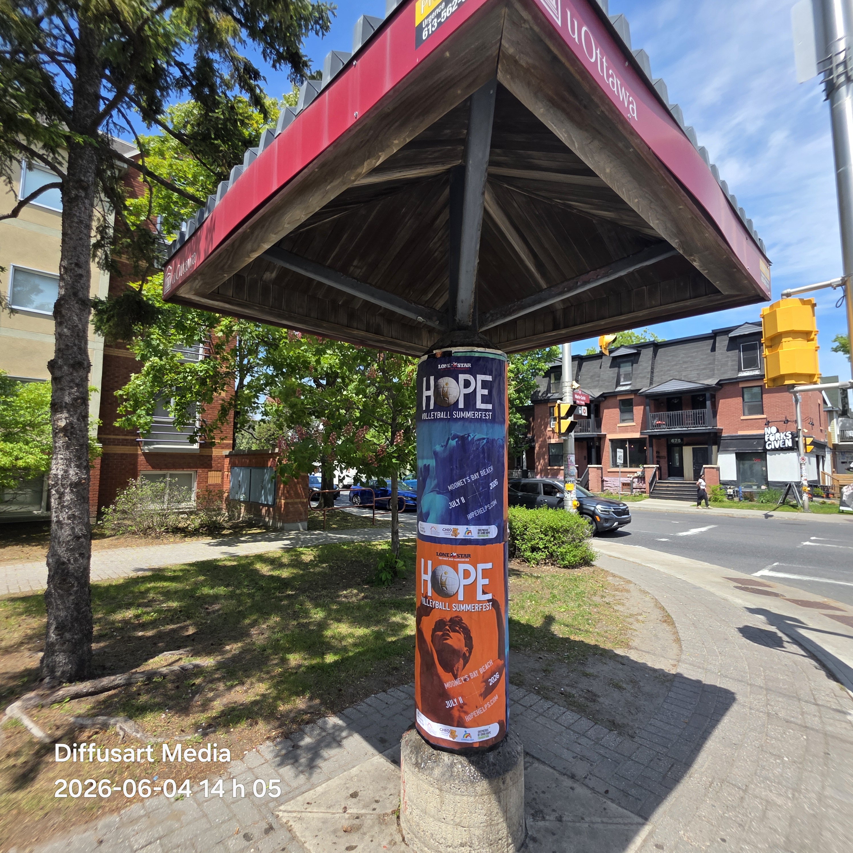 Diffusart postering column near uOttawa campus